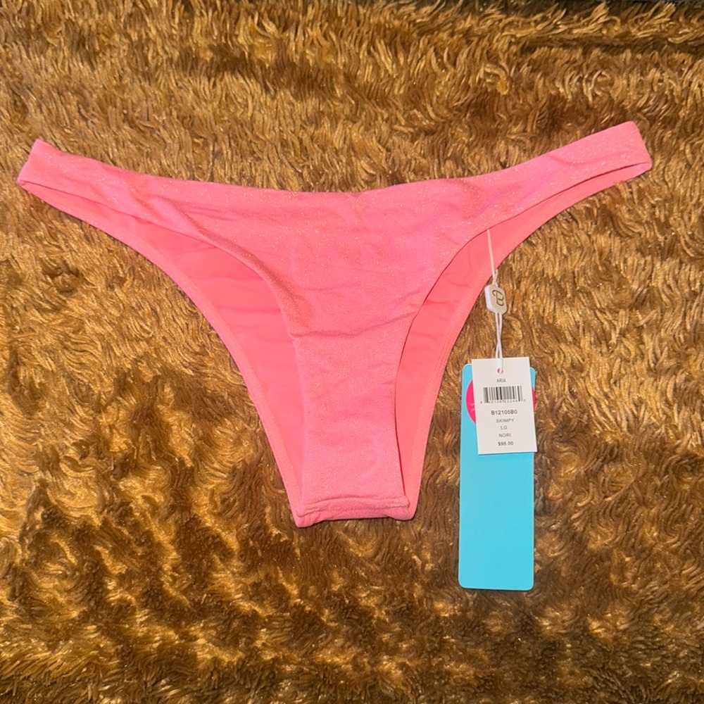 Gorgeous beach bunny, bikini bottom